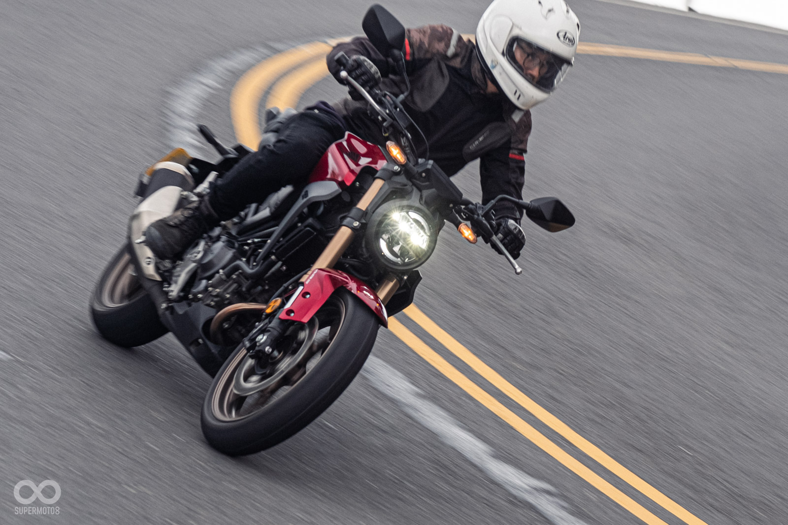 41mm倒立式前叉提供出色的支撐性表現