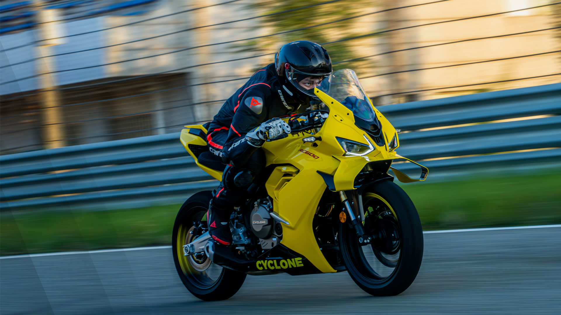 硬體規格方面，Cyclone RC600 百年傳奇紀念版也很符合中量級跑車的定位，並沒有太突出的技術亮點