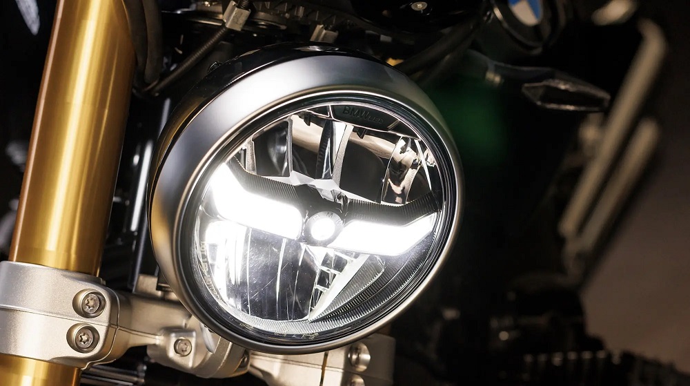 新世代的R 12 nineT將會保留現行款的圓形復古頭燈設計