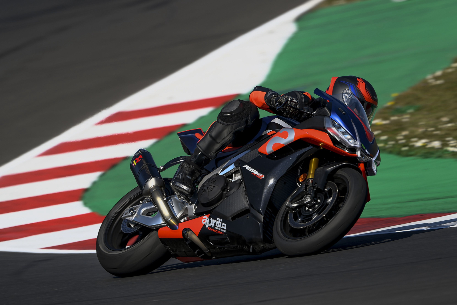第三名:Aprilia RSV4