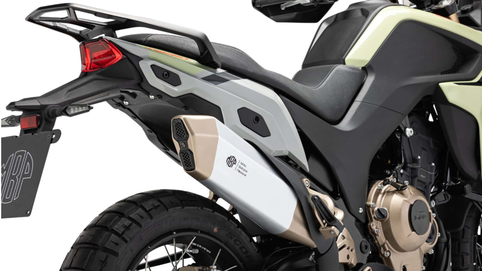 筆者相當中意MBP T502的排氣管造型設計