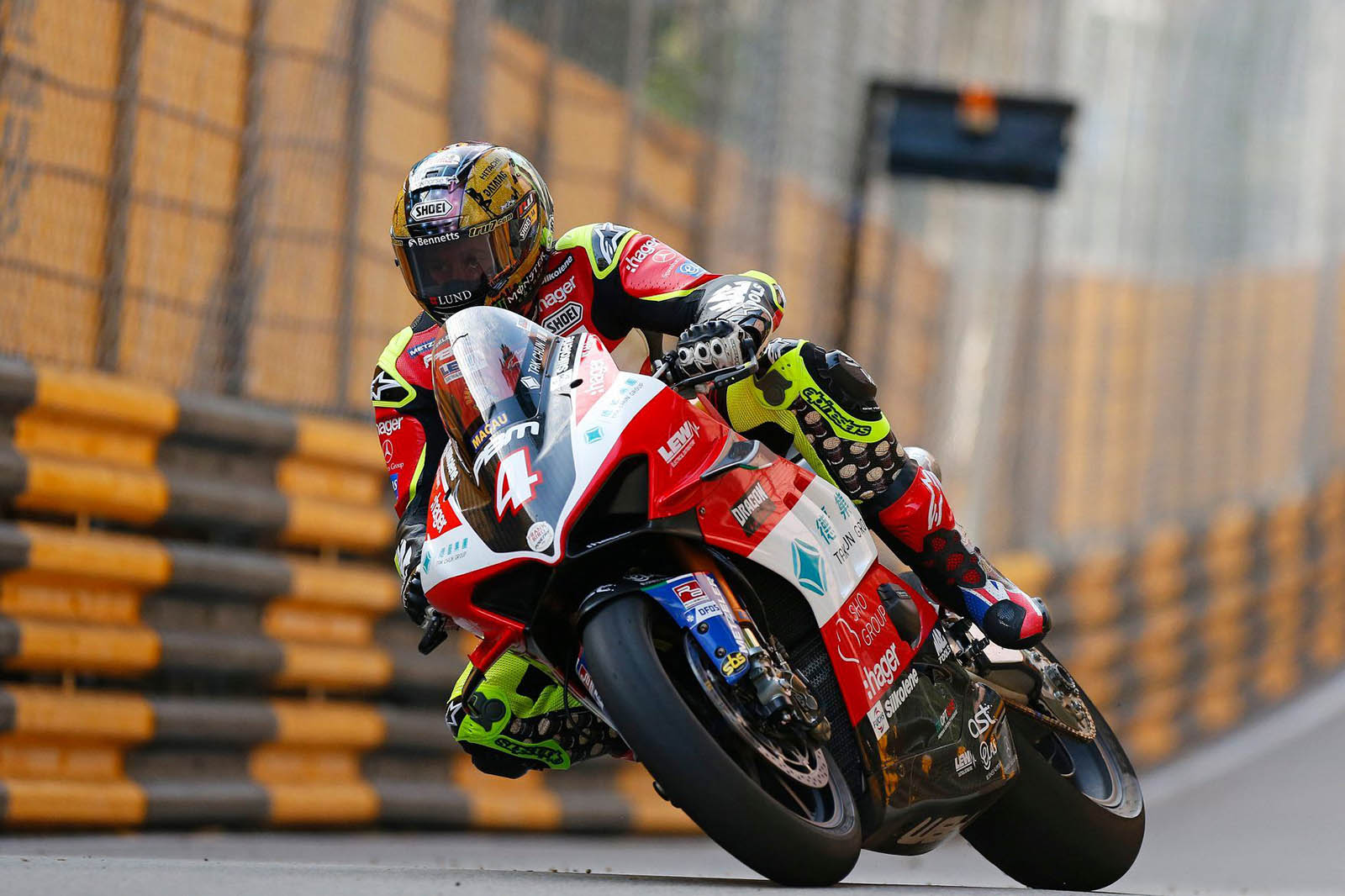 John McGuinness在2019年澳門大獎賽騎乘Ducati出戰