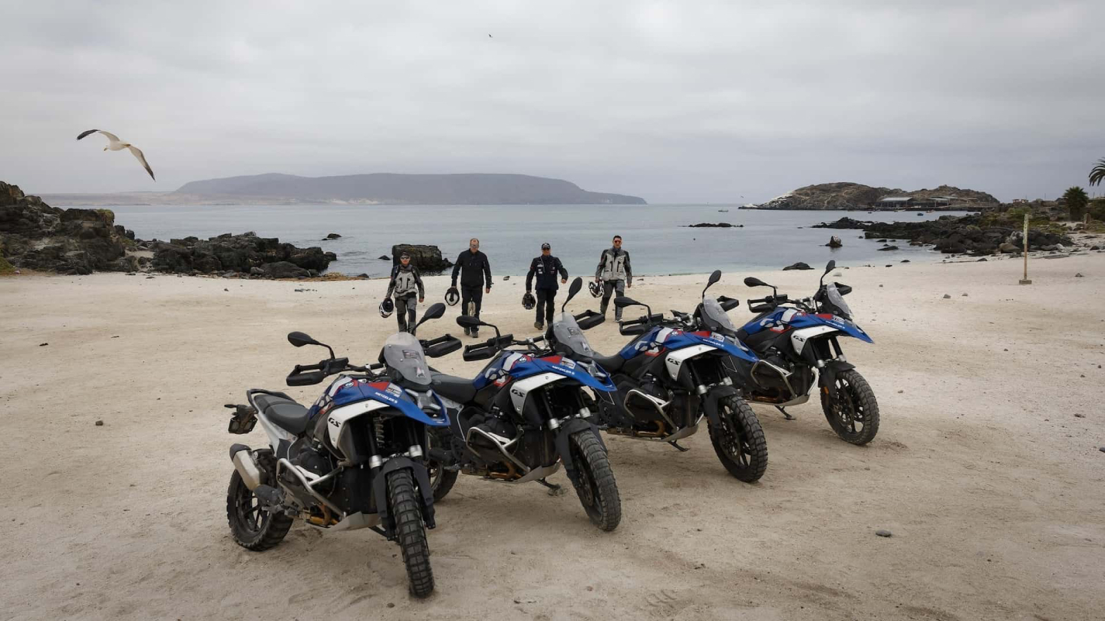 BMW官方車隊完成在24小時內登頂世界最高火山的瘋狂挑戰