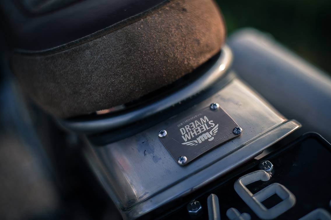 Dream Wheels 的自家鐵牌，粗礦又有質感