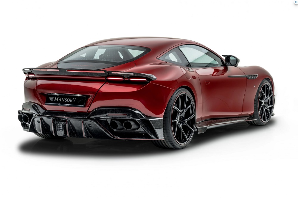 為了讓車輛輕量化,外觀你能想到的地方都換成了碳纖維的材質