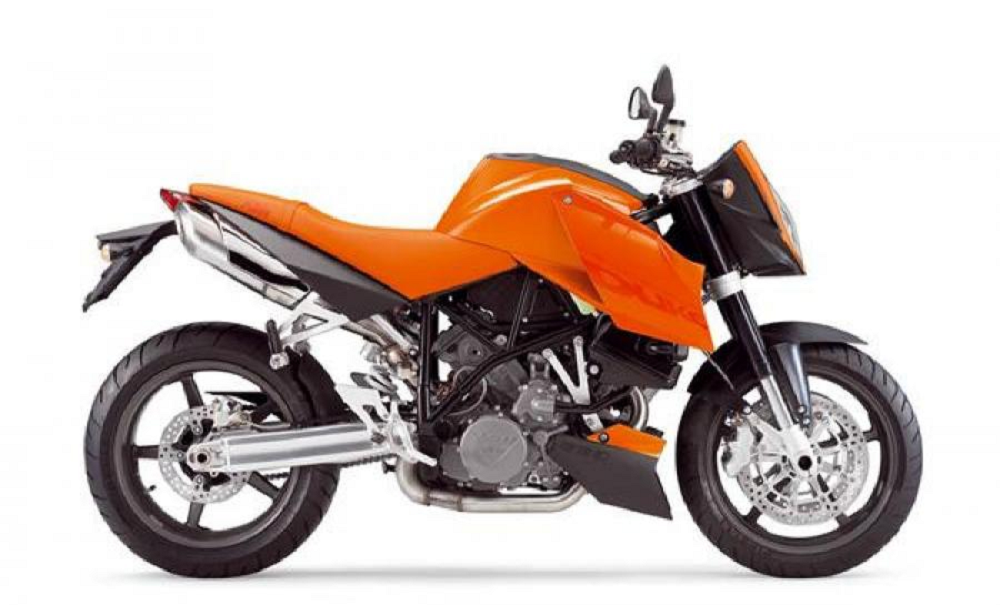 BMW GS車系的推出，讓KTM也加入了大排氣量引擎的研發，也造就了990 Super Duke登場