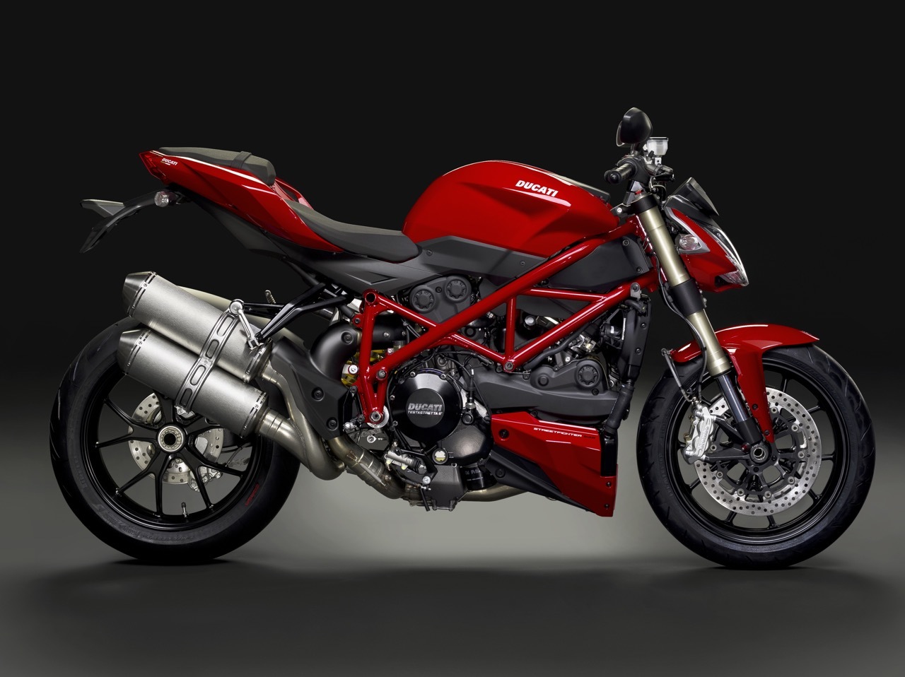 Ducati Streetfighter上市已有一段時間，目前國內總代理已停止引進，國外也只剩下Streetfighter848進行銷售。