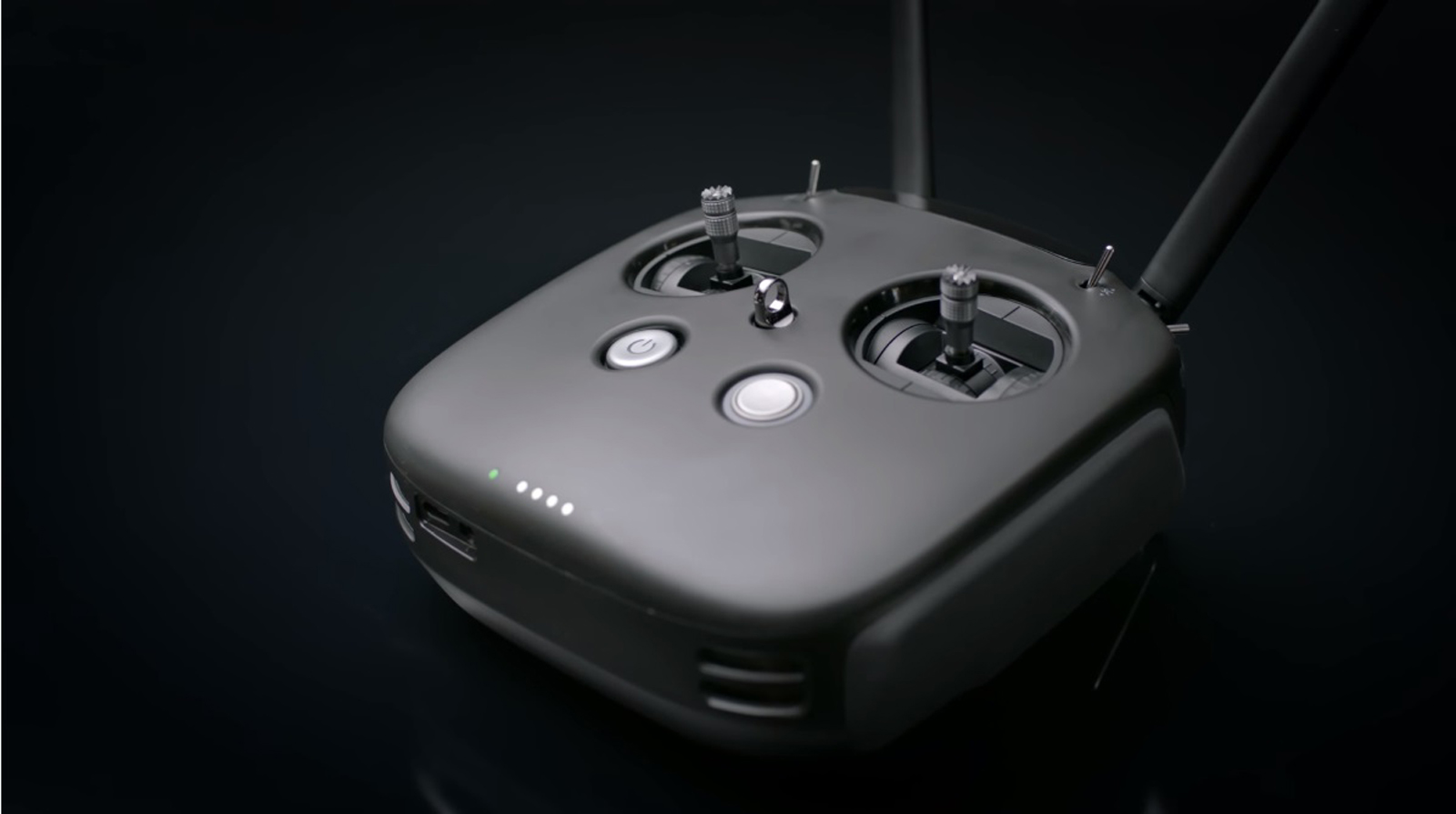 遙控器的接收範圍最遠可達到4公里