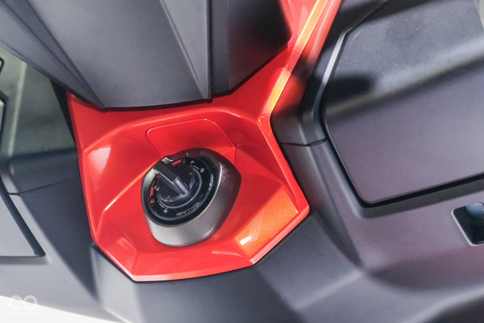 DTX360同樣有著豐富的配備和TCS電控