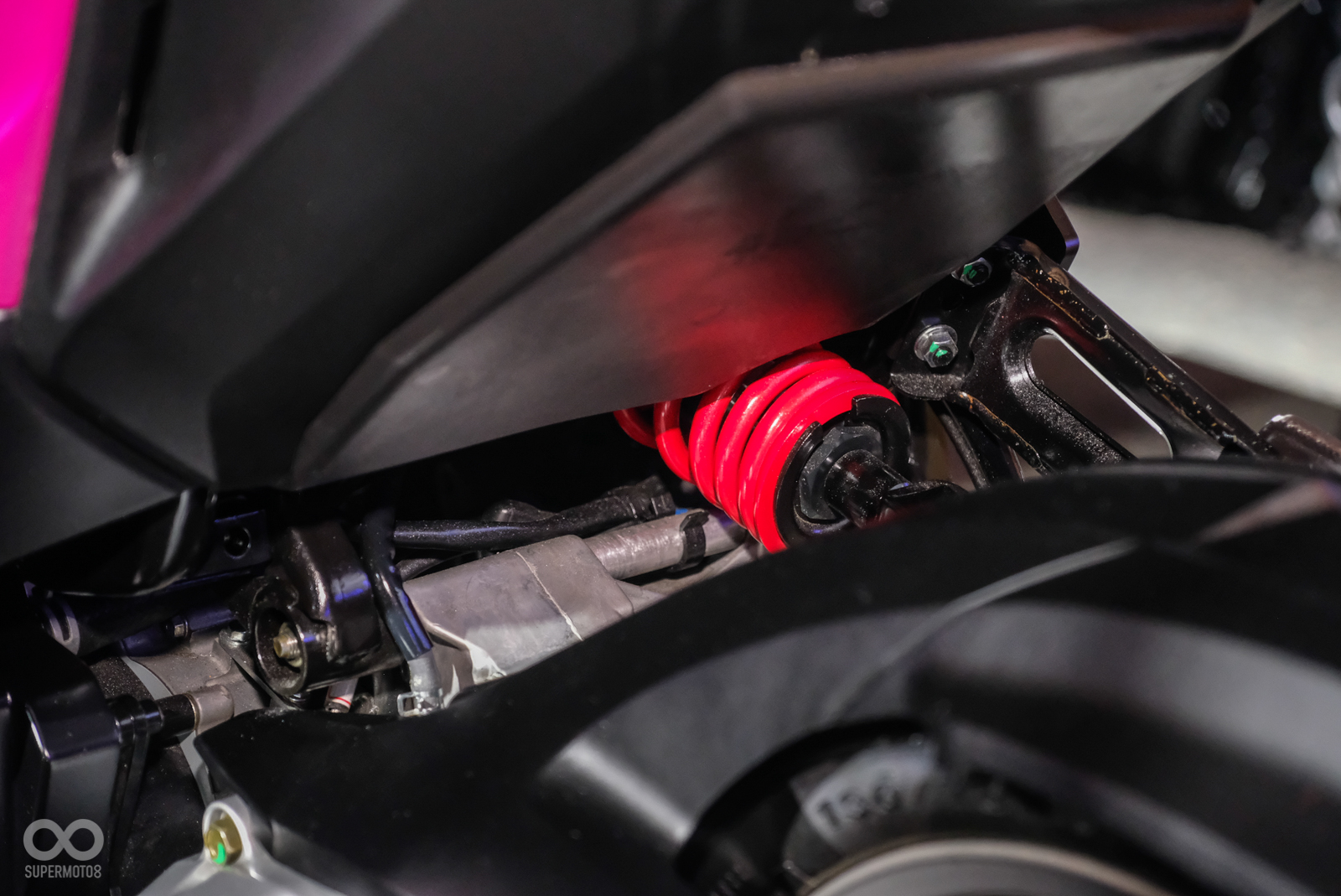 後避震使用側置單槍設定