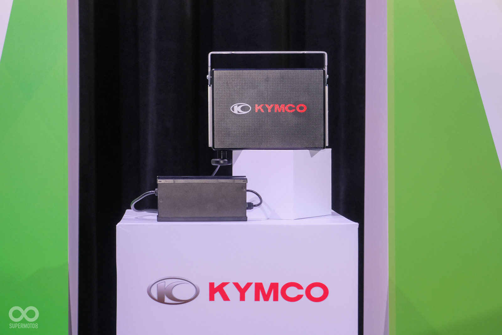 酷騎標配抽取式電池，可將電池帶進家中充電