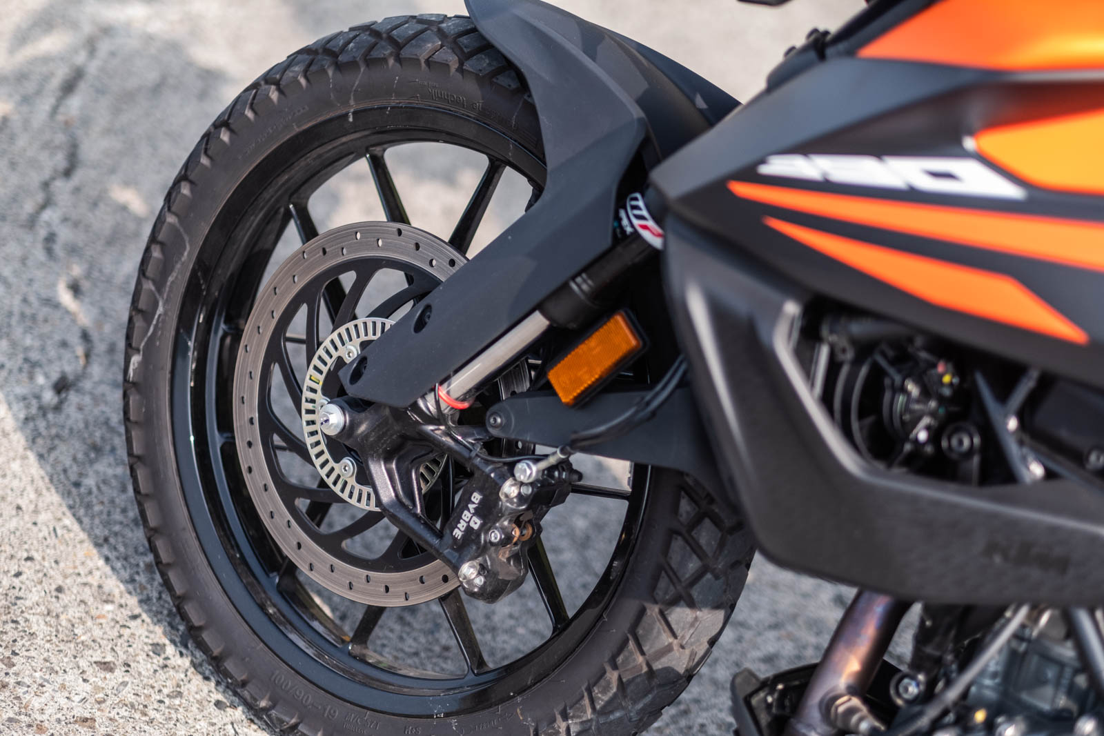 BYBRE對向四活塞輻射卡鉗配320mm煞車碟