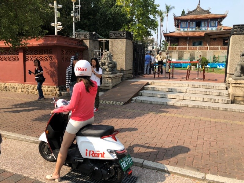 iRent 電動機車台南市路邊租還超便利
