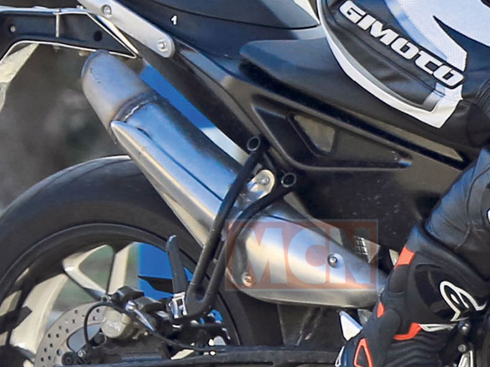 原本Prototype完全簍空的設計被取消,僅剩下副車架簍空的設計