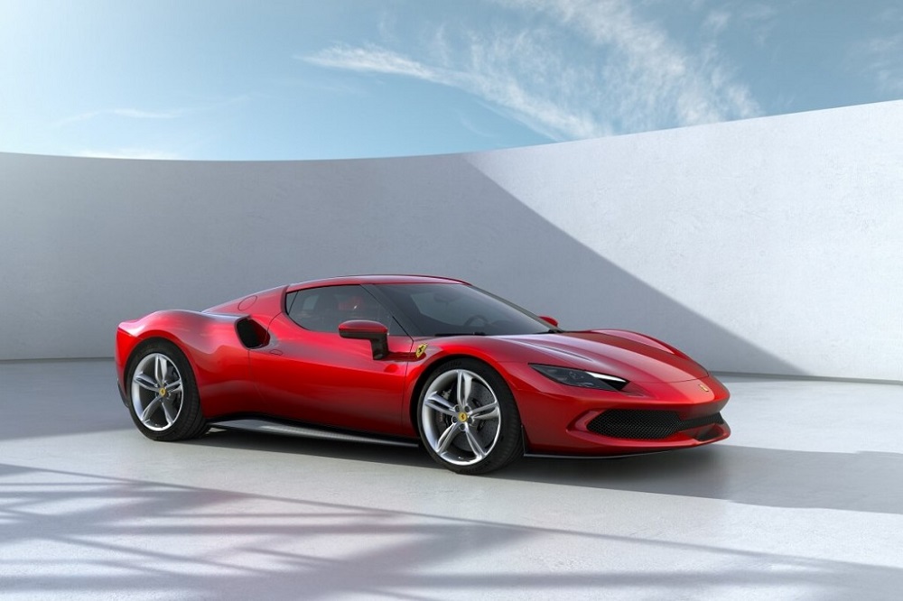 順應著電動車及環保意識興起，有著類似Ferrari 296 GTB尾燈設計的Purosangue或許也會搭載同樣的油電系統