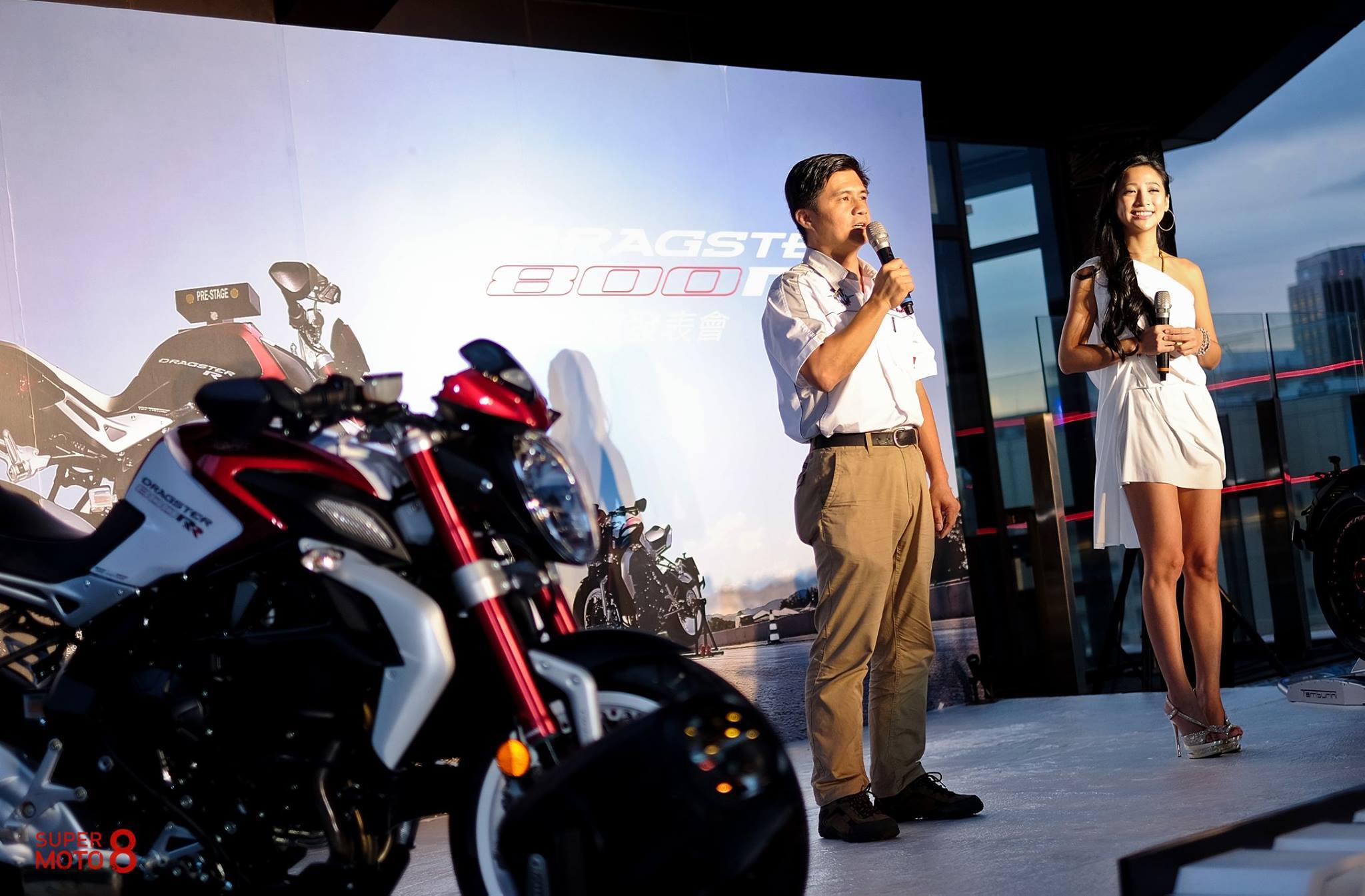 台灣奧古斯塔 經理 為大家介紹 Dragster RR