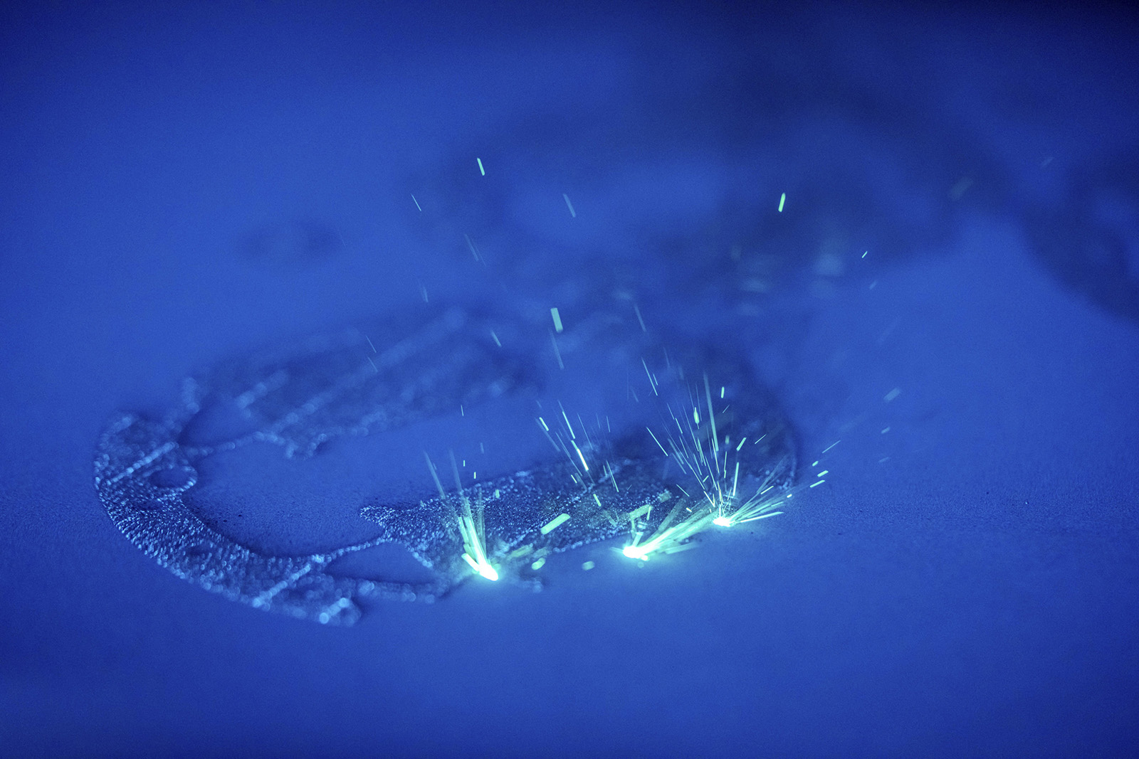 首次配置於保時捷911 GT2 RS旗艦跑車高性能引擎中的活塞是以3D列印技術、並結合雷射金屬熔合(LMF)工法製成