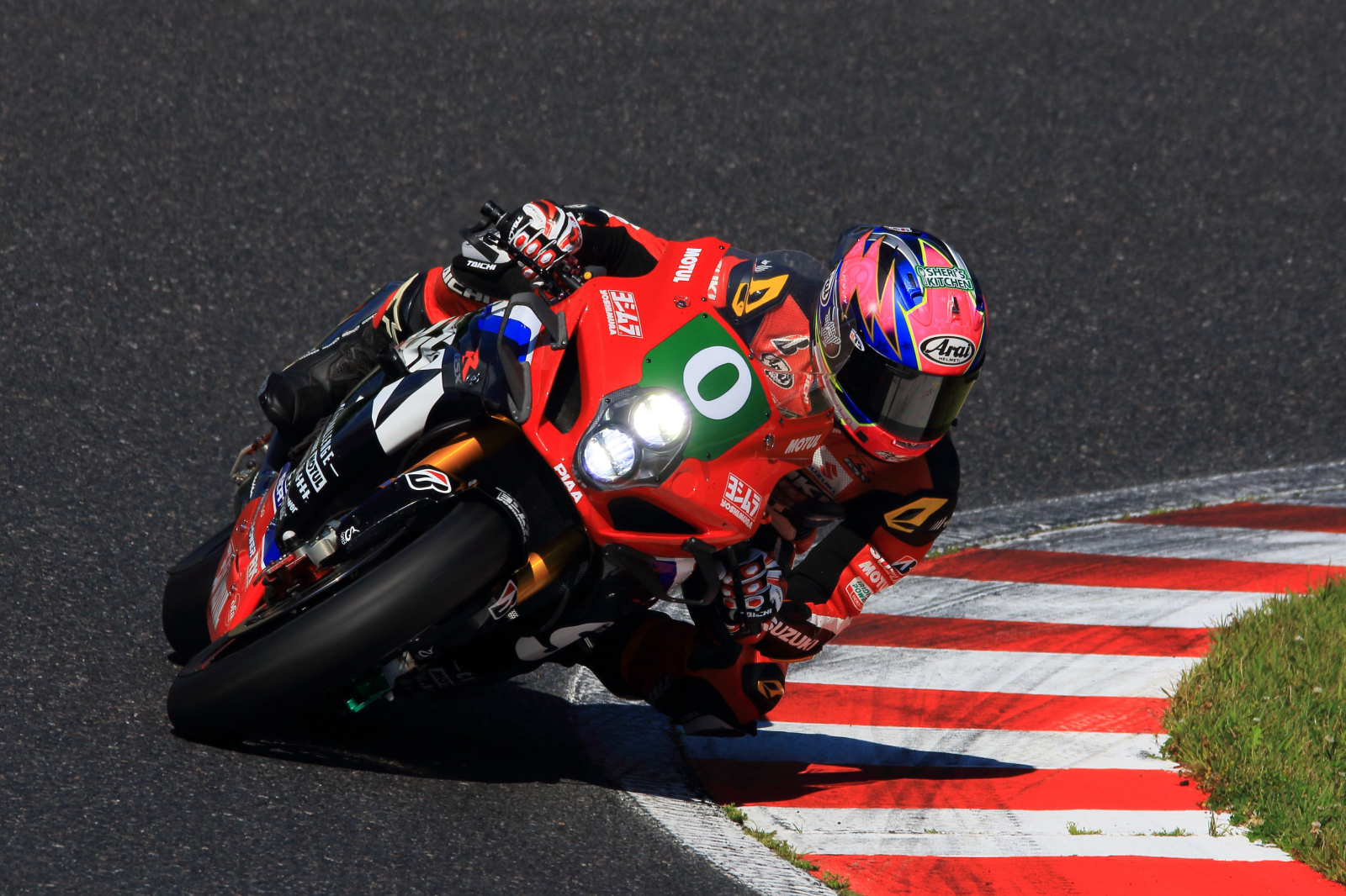 Team SUZUKI CN Challenge的鈴鹿8耐賽車正如火如荼進行調適中