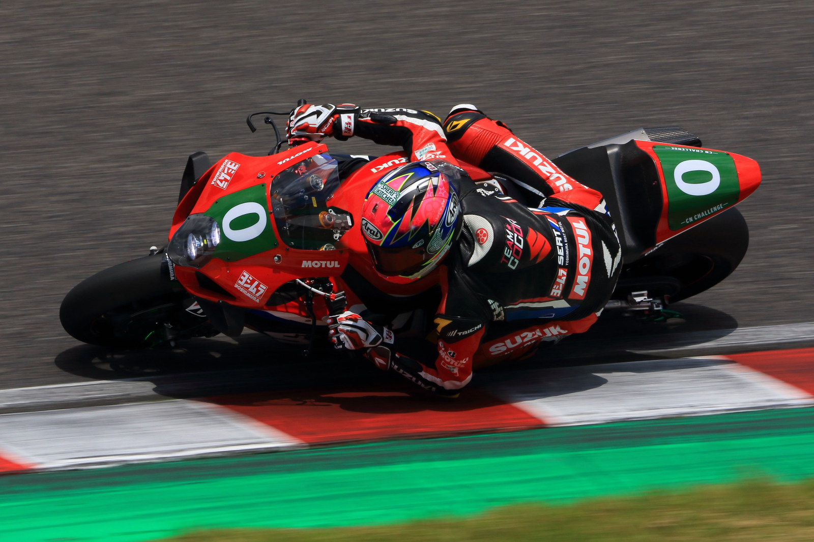 測試車輛似乎也能發現過去SUZUKI車款少有的設計