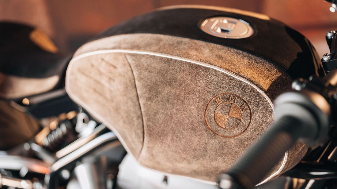 與五月登場的BMW R20概念車不同,皮革材質上身,犧牲實用性而成為真正的收藏品