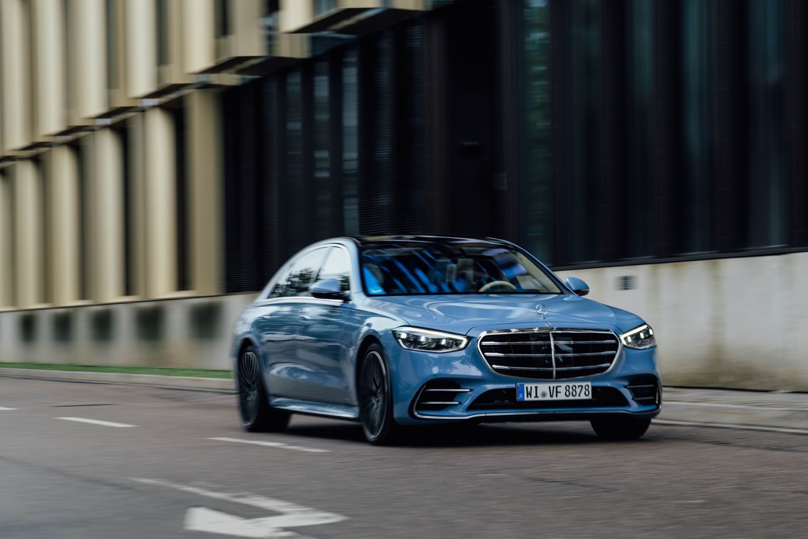 高階豪華車穩居級距的領導地位，全年銷量占整體銷售13%。