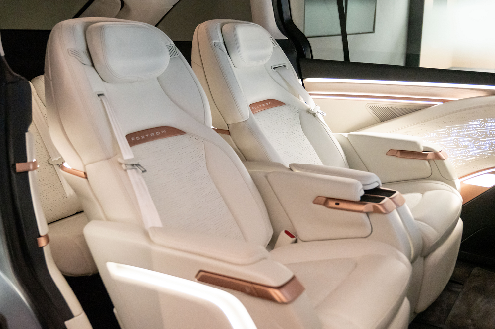 第二排座位設計的相當奢華、舒適,提供最舒適的乘坐體驗
