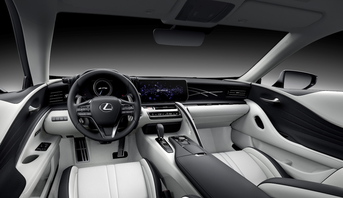 中控台與飾板融入Final Edition專屬漸層刺繡設計