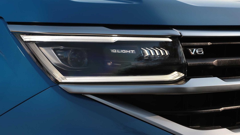 除了現代化的駕駛科技之外,Volkswagen當家的IQ.Light Matrix 矩陣式 LED 燈組導入到第二代的Amarok