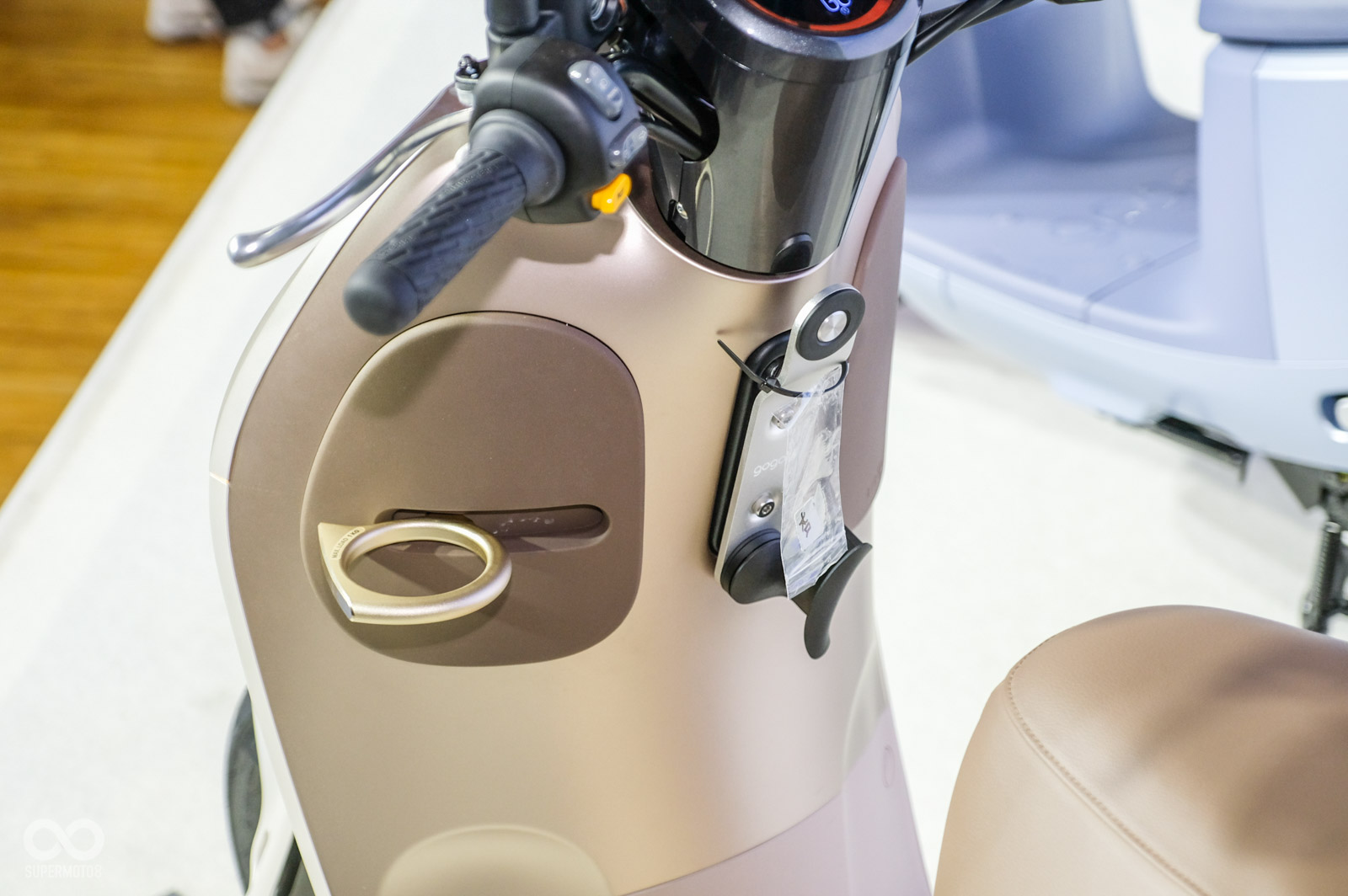 看起來相當有質感的杯架