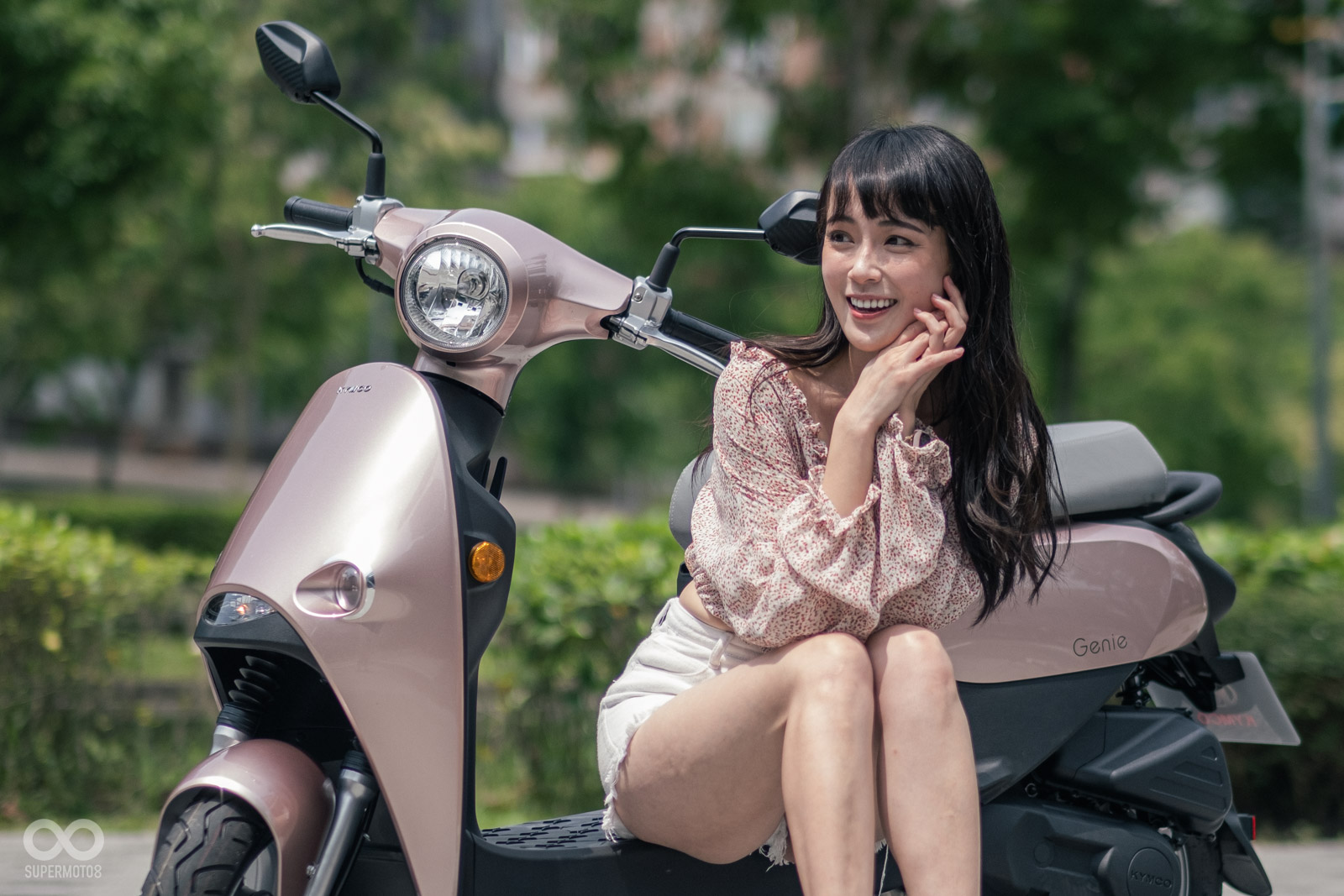 維持輕盈車重的狀態下，GENIE依舊超大腳踏、大車廂等實用機能