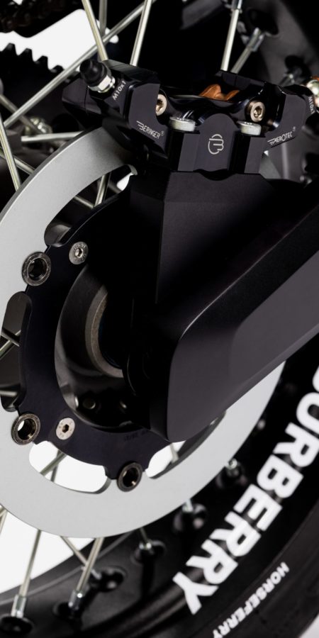 處處可見BURBERRY的LOGO，眼見之處皆是精品