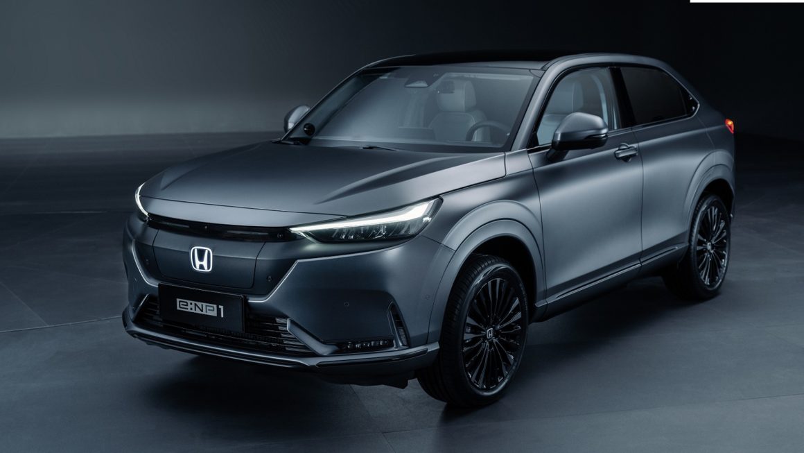 「e:NP1 極湃1」的外觀設計與現行版本的HRV十分相似,車頭取消了橫柵式的水箱護罩,但加上了會發光的Honda廠徽