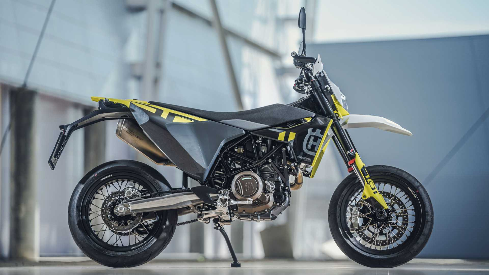 701 Supermoto 2023新色