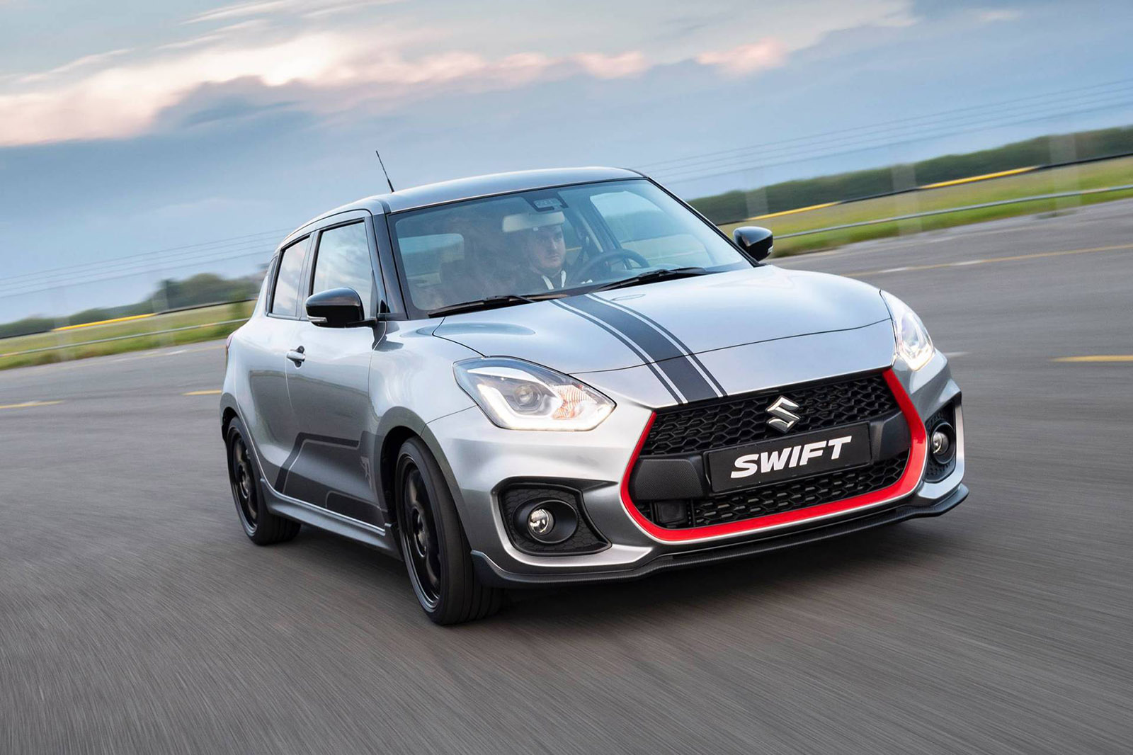 荷蘭SUZUKI以Swift Sport為基礎,打造出KATANA聯名款