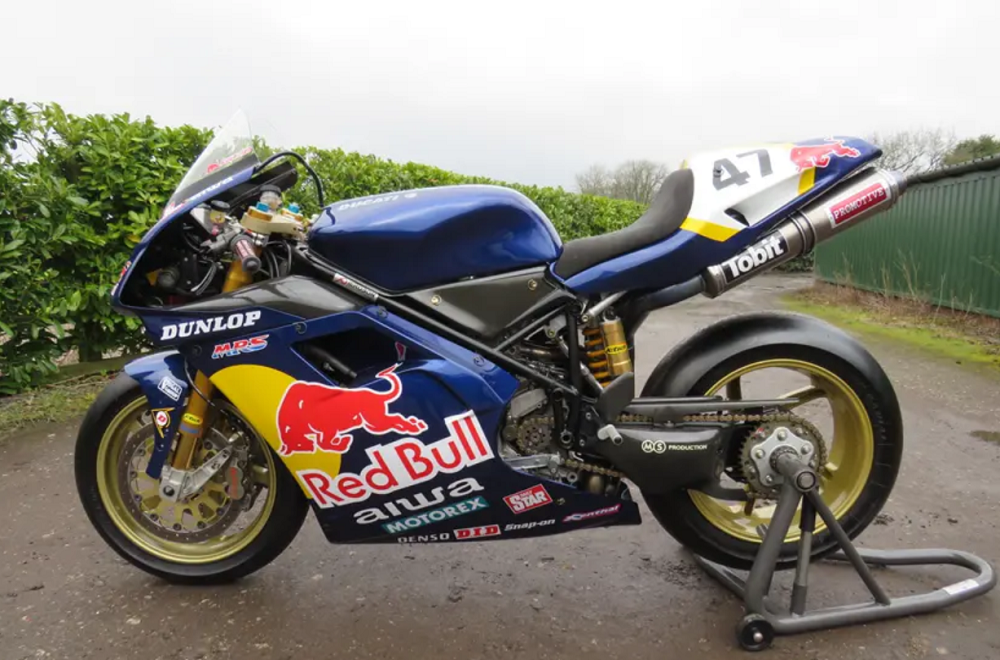 John Reynolds騎乘過的Ducati 996 British Superbike也成為了這次的焦點