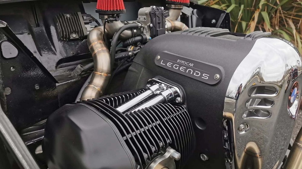 BMW R18引擎直接移植到車頭的位置