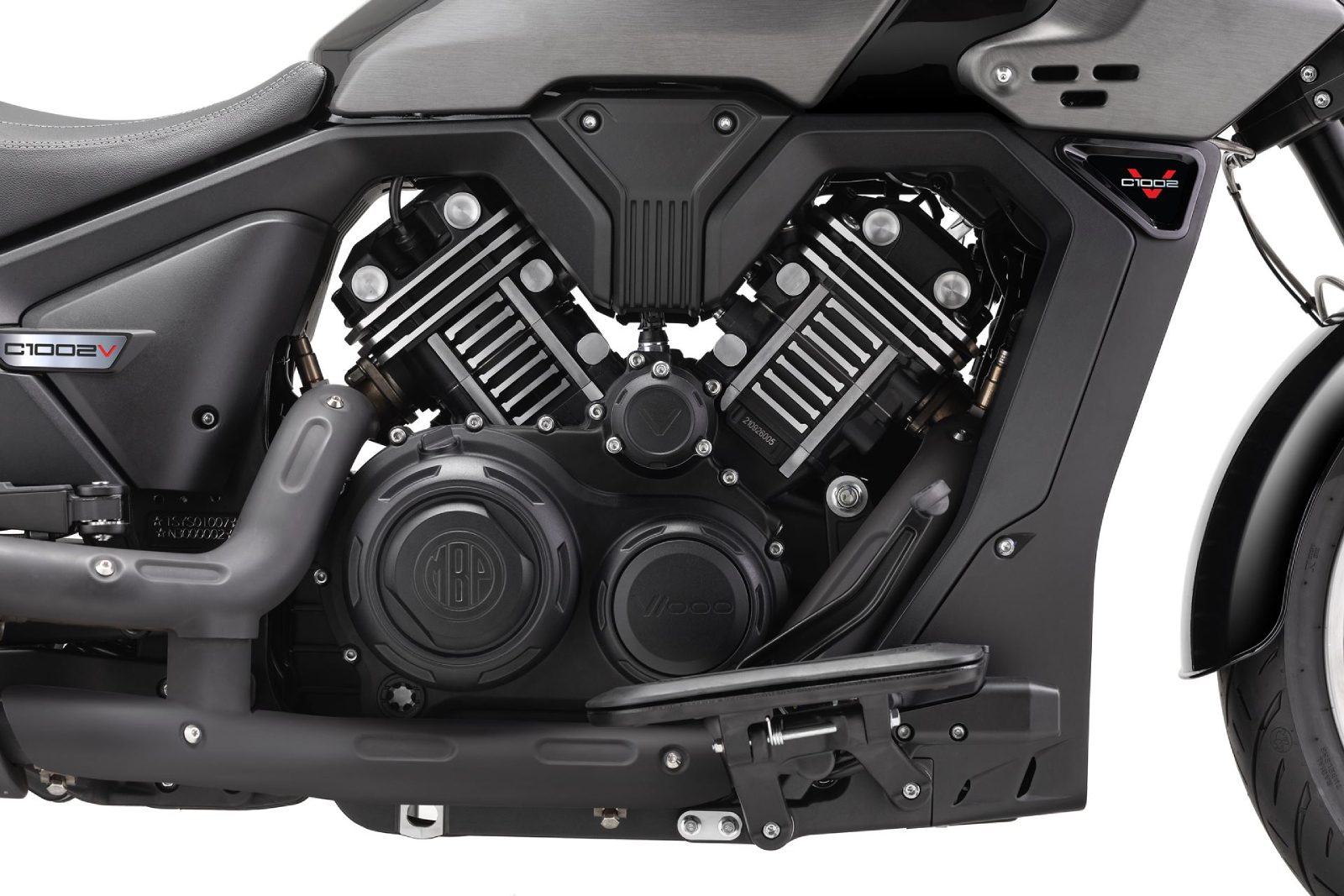 90°V型雙缸引擎在視覺和聲浪上都能獲得和並列雙缸不同的感受