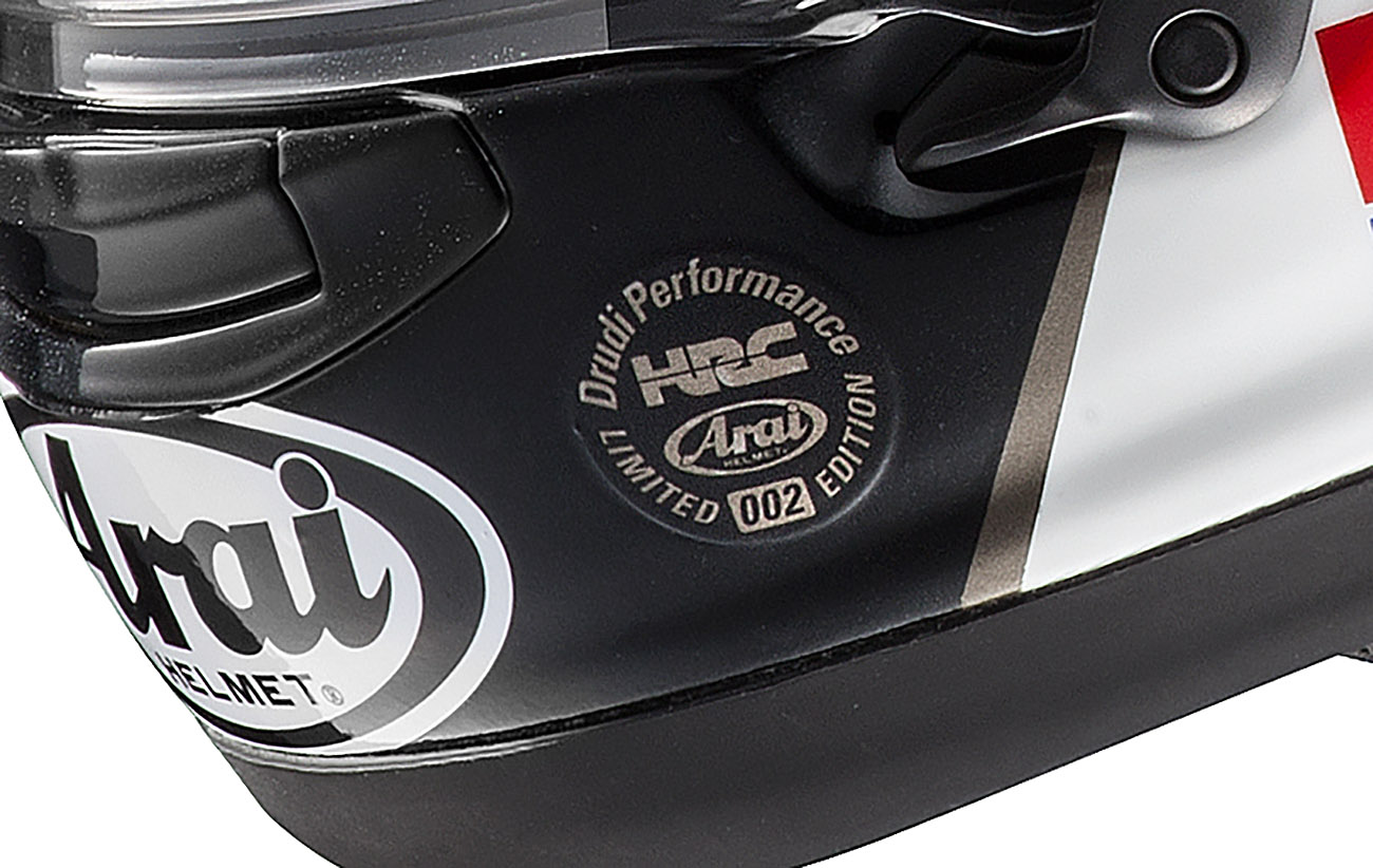 帽上印上限量徽章，使的此帽更具蒐藏價值