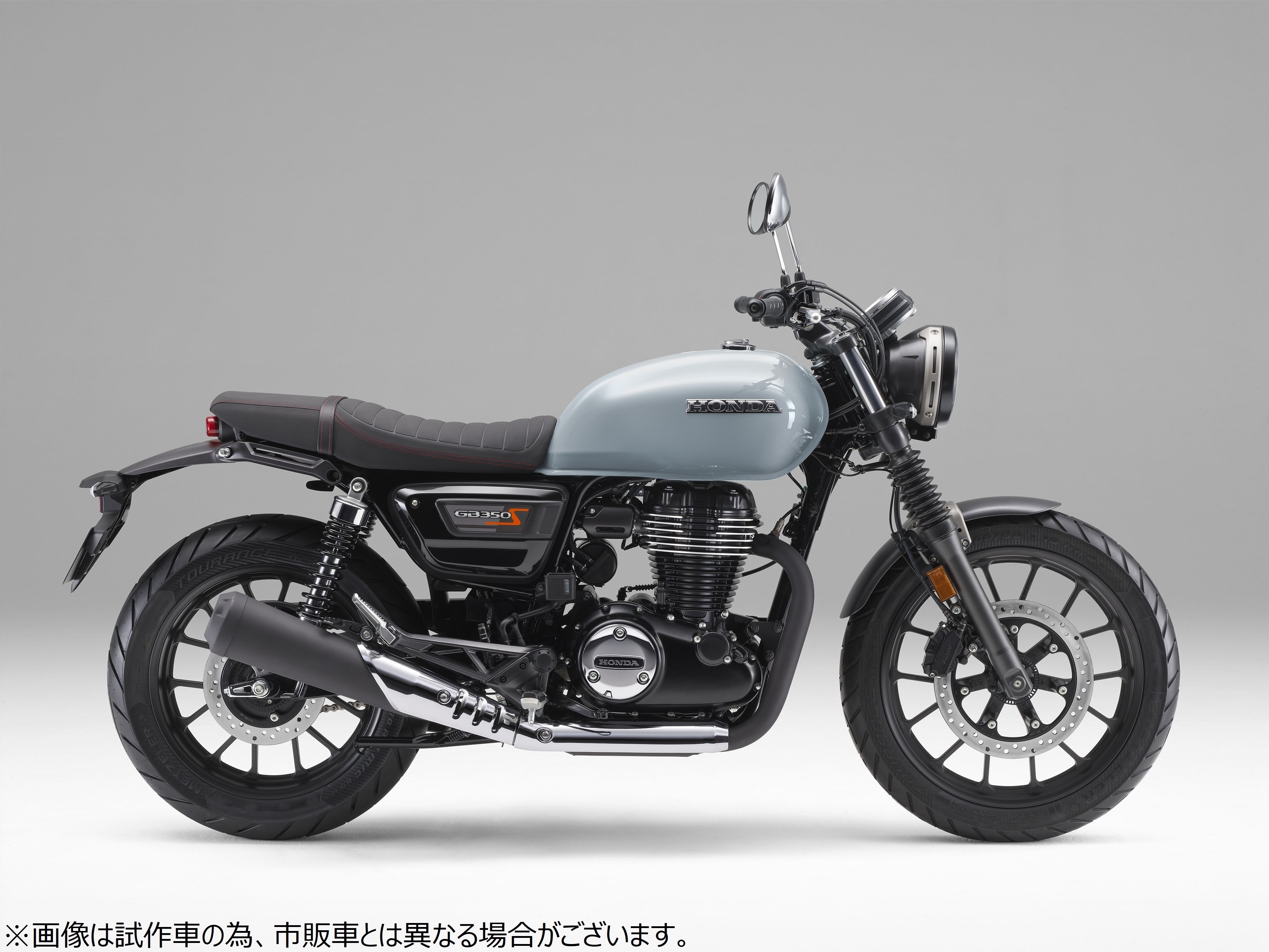 新年式 GB350 S,則採用了非常有日系小清新風格的灰藍色塗裝。