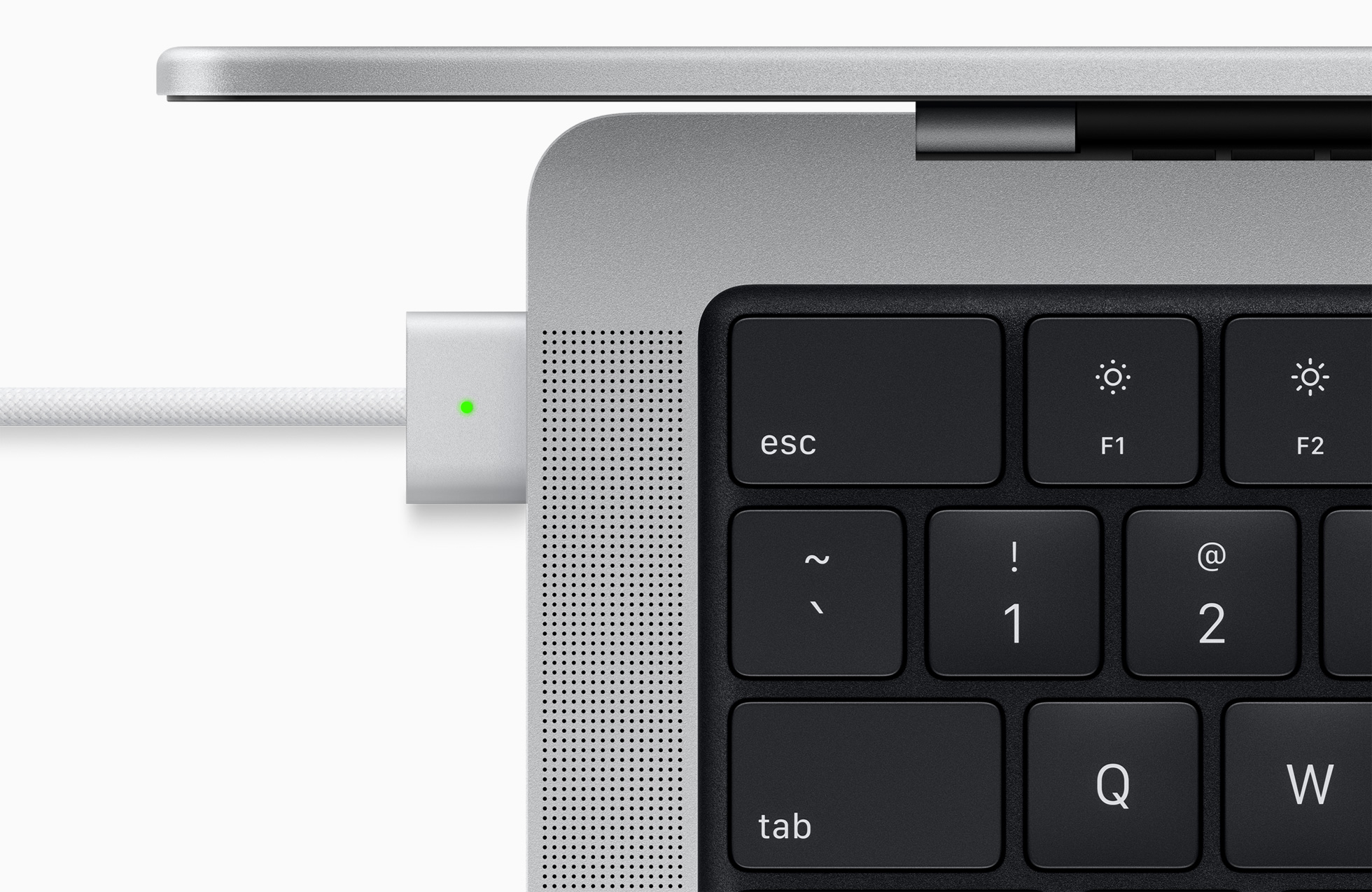 MagSafe 3充電孔回歸