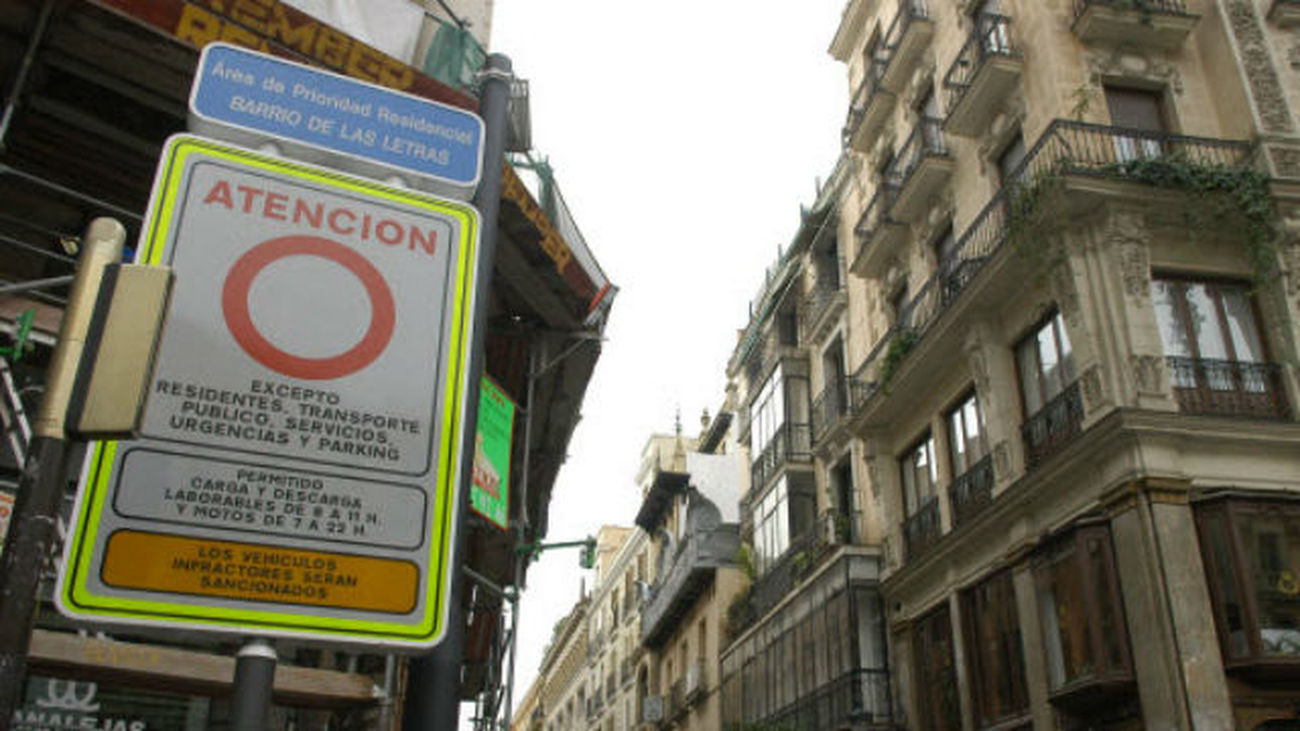 在當地也能看到APR區域的警示路牌,路牌上除了單純的警告之外,也把相關的規定清楚的寫在上面,讓用路人能夠迅速地了解相關規定