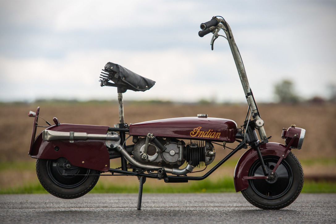 在二次大戰末期,迷你機車已經問世,而且是專門用於戰場的軍用車