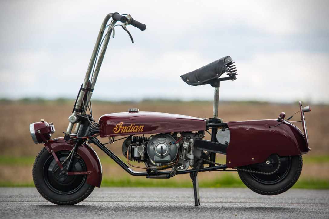 1942年10月15日首批1200輛交付,自此開啟了迷你作戰機車的歷史