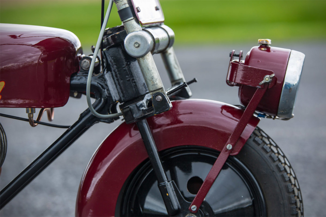 由於是民用版因此安裝上大燈