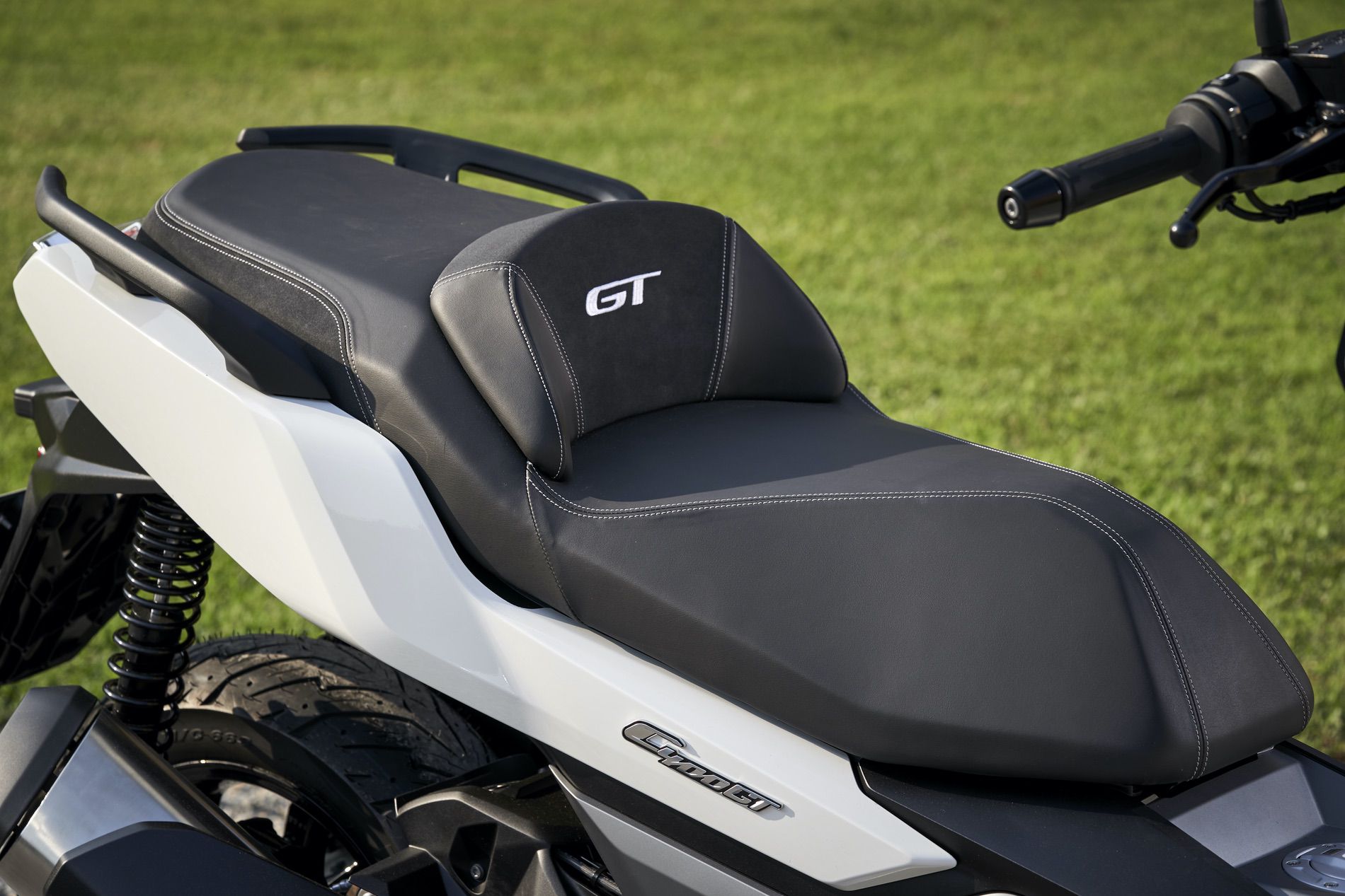 C 400 GT的椅墊也有針對長途旅行進行舒適度的調整