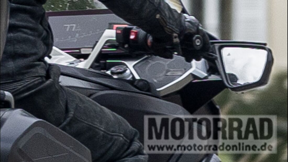 超大儀表螢幕和音響系統也同樣搭載在這台豪華頂級休旅車上