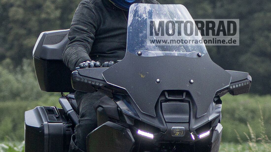 與R 1300 GS一樣壓扁風格的新燈組,替R 1300 RT創造很不一樣的視覺語彙