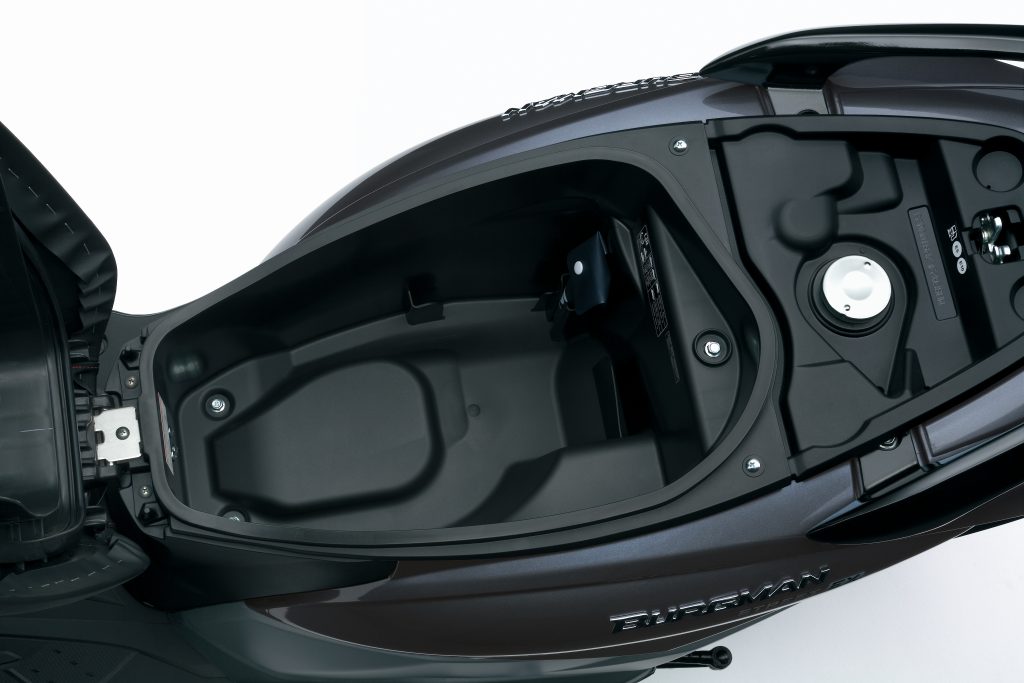 車廂置物空間表現還算亮眼