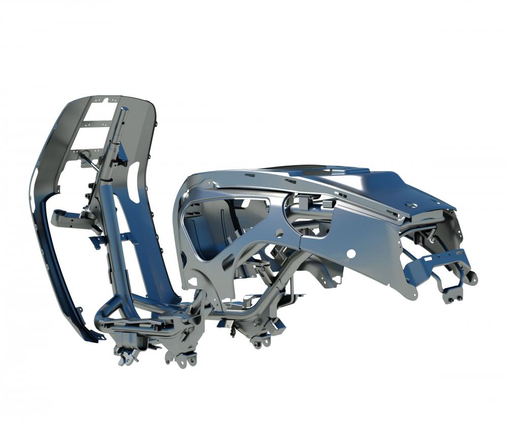 車架是標準的鋼管搖籃式車架,車體則採金屬板材打造,僅部分採用塑膠件