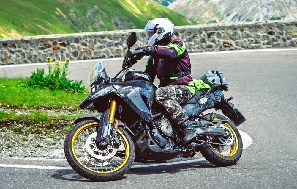 首先曝光的SUZUKI並列雙缸引擎ADVENTURE